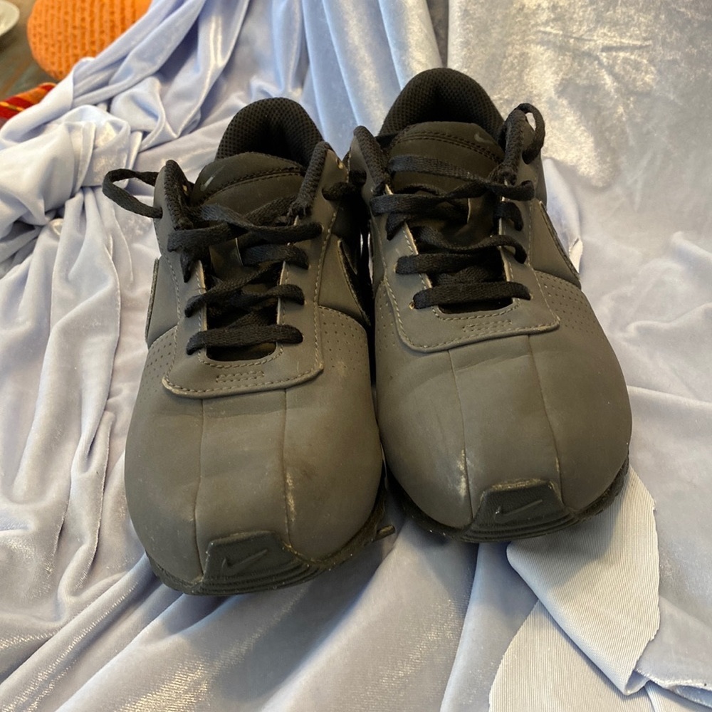 discontinued nike shox